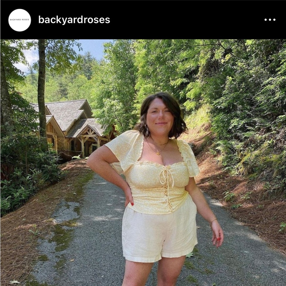 Backyard Roses - Estelle Off-Shoulder Blouse - Picture 3 of 6